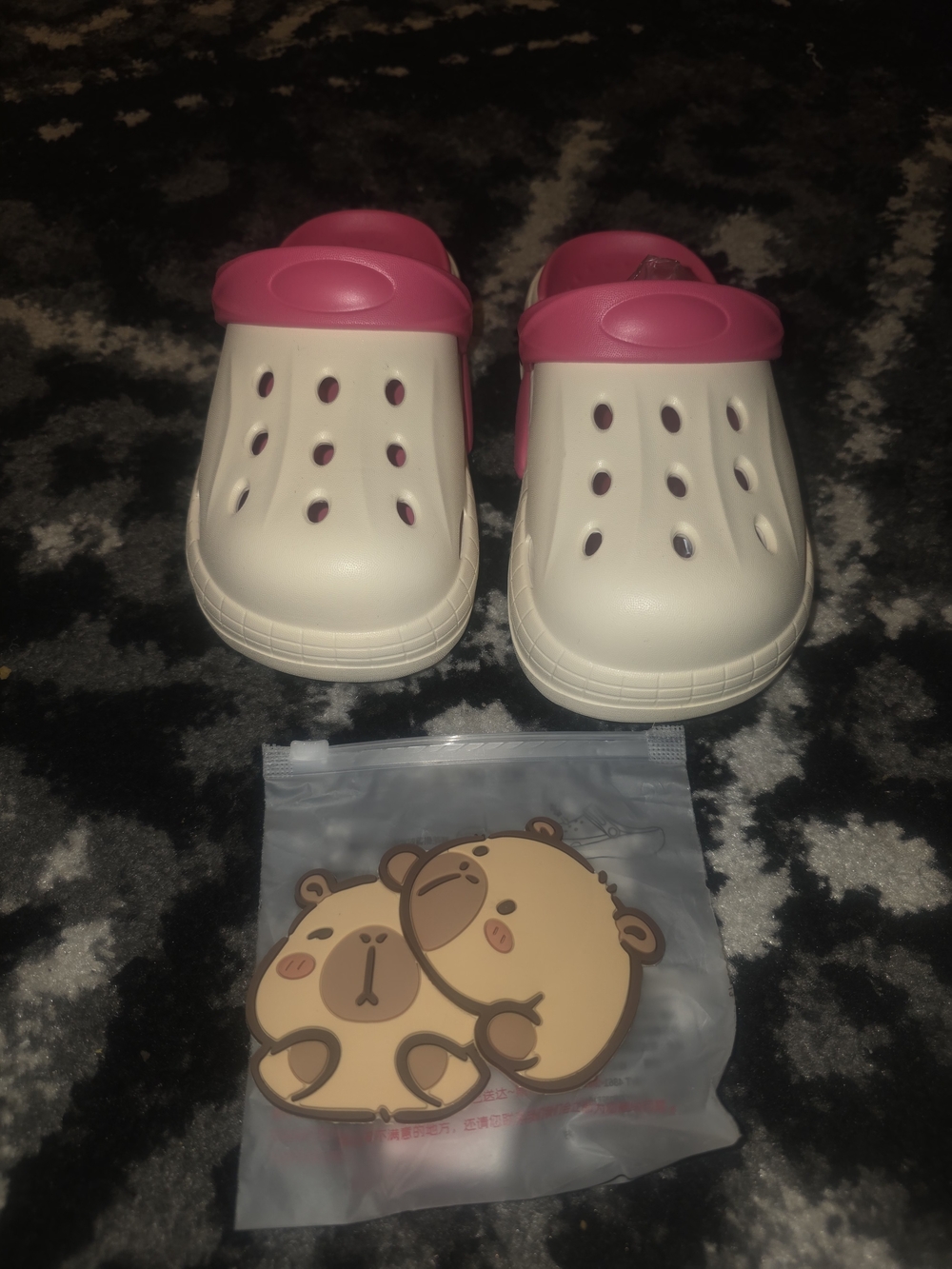 XIXITIAO Kids Cream & Pink Clog Shoes with Bear Charms US 1–2Y New in Box